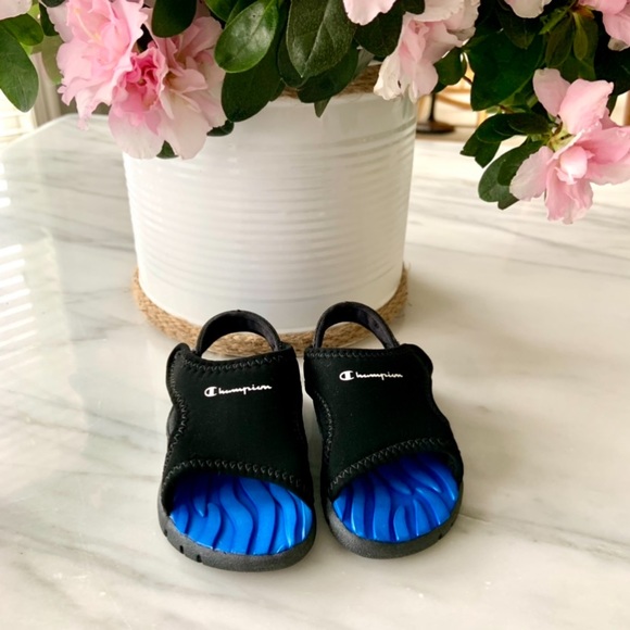 Champion•NIB•2-Wide•Neoprene Water Sandals - Picture 6 of 11
